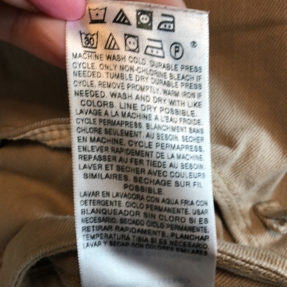 Capris tan made by Levi’s Modern Crop size 12 - Picture 9 of 9